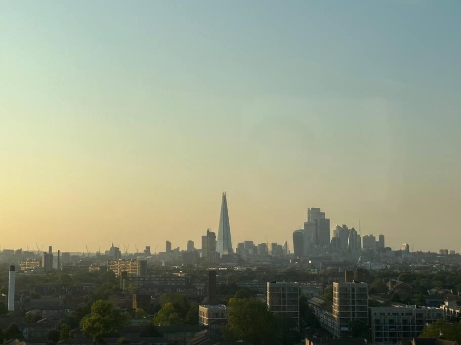 3 Bed Sky Apartment Se15 Peckham London Eksteriør bilde